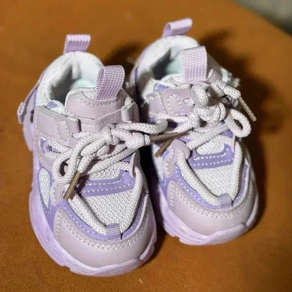 SHEIN Other - SHEIN toddler fashion sneakers size 21 (US 5.5C)